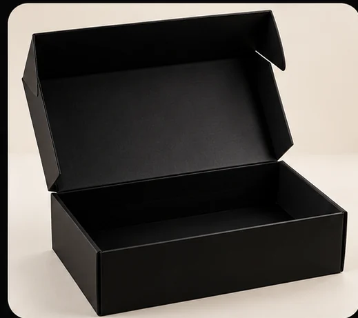Coffret cadeau premium entièrement noir, ouvert et vide, sans logo