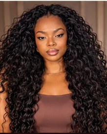 Crochet Braids femme avec boucles noires naturelles et volume généreux